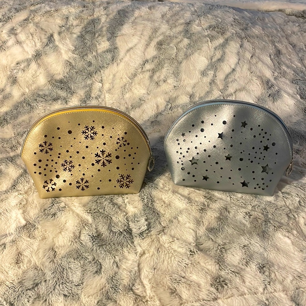2 bath and body works bags